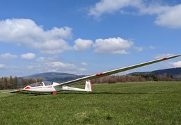 DG-500 vysokovýkonný dvoumístný kluzák